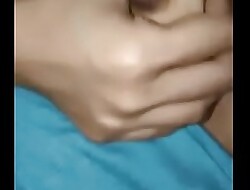 Chica tocandose las Tetas, Bubis, Senos
